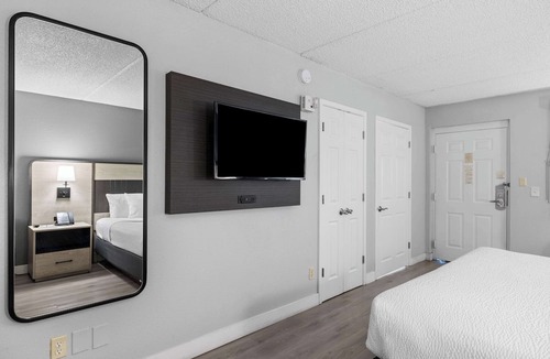 Stockton Hotel | La Quinta Inn by Wyndham Stockton