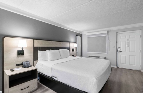 Stockton Hotel | La Quinta Inn by Wyndham Stockton