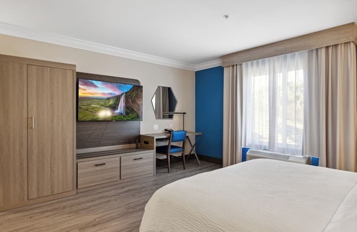 Nut Tree Hotel | Holiday Inn Express Hotel & Suites Vacaville by IHG