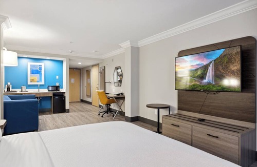 Nut Tree Hotel | Holiday Inn Express Hotel & Suites Vacaville by IHG