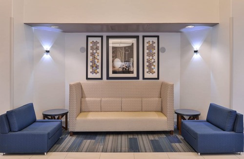 Woodland Hotel | Holiday Inn Express Sacramento Airport Woodland by IHG