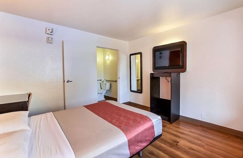 East San Jose Hotel | Motel 6 – San Jose, CA - South