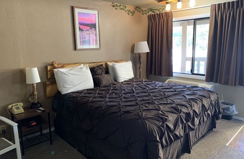 South Lake Tahoe Hotel | The TrailHead
