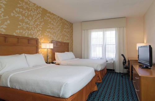 Sebastopol Hotel | Fairfield Inn & Suites Santa Rosa Sebastopol