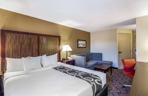 Oakland Hotel | Oakland Airport Arena Hotel