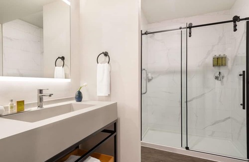 South San Francisco Hotel | DoubleTree by Hilton San Francisco South Airport Blvd