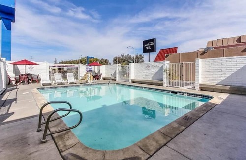 Santa Clara Hotel | Super 8 by Wyndham Santa Clara