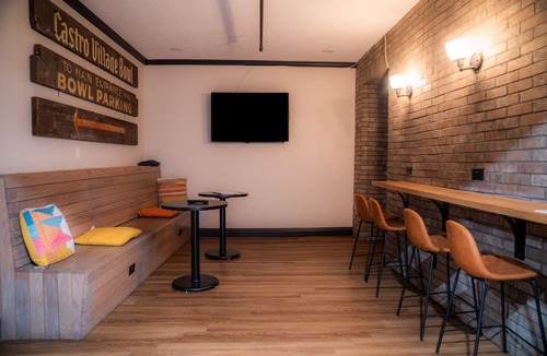 Lower Nob Hill Hostel | Amsterdam Hostel