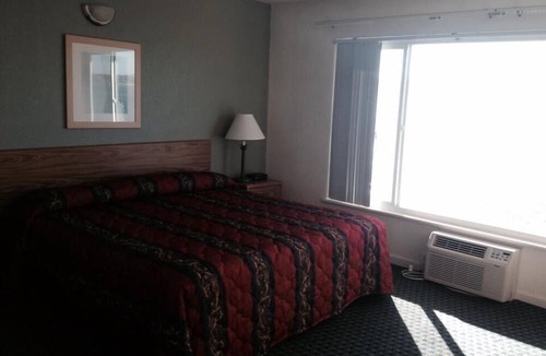 Clear Lake Hotel | Lake Marina Inn