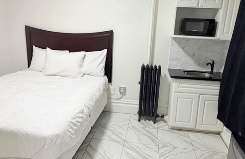 Tenderloin Hotel | Adrian Hotel