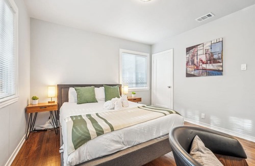 Burlingame Terrace Apartment | LuxoStays l! ! Lovely 2BR #SFO #Train #Laundry