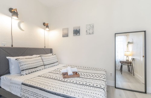 Pill Hill Apartment | Walk to BART- SF in minutes & Off Street parking