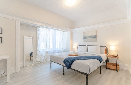 Pill Hill Apartment | Walk to BART- SF in minutes & Off Street parking