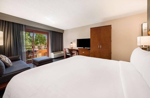 San Jose Apartment | Visit Winchester Mystery House! Available Free Shuttle to San Jose Airport!