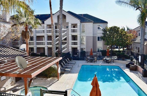 San Bruno Hotel | Enjoy a Hassle-Free Stay, Parking, Kitchen, Pet-Friendly Property