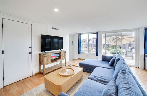 Seaside House | Seaside Vacation Rental w/Patio Near Monterey Bay