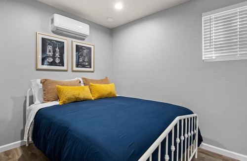 Sacramento Apartment | New Studio - Walk to Golden 1/Old Sac/DOCO