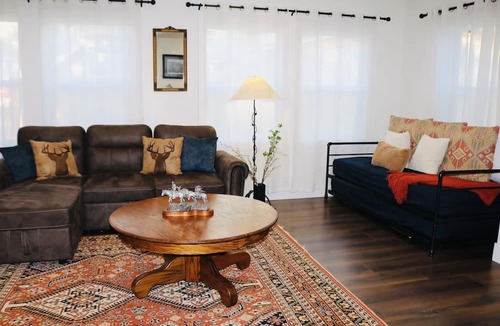 Murphys House | Remodeled home in the heart of downtown Murphys!