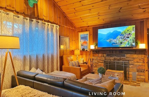 South Lake Tahoe Cabin | Classic cabin in idyllic setting 3 blocks away from CA Heavenly Ski Resort