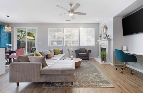 Linda House | Lux Stay w/Sauna, BBQ, Firepit, Outdoor Dining, Air Hockey Close to Hard Rock !