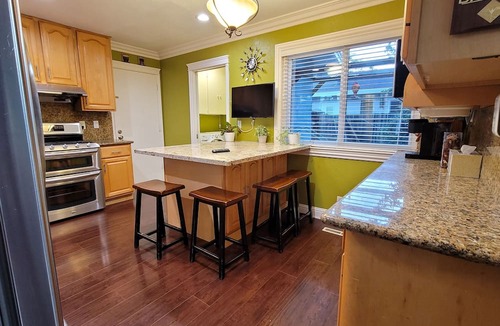 Newark House | Beautiful Bayarea Bungalow centrally located!