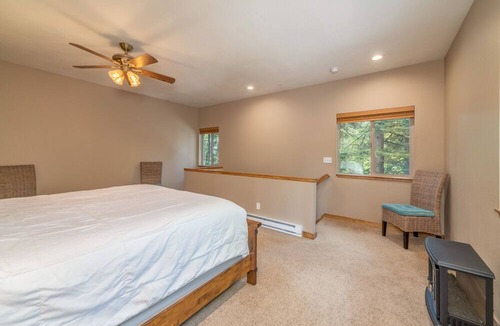 Dorrington Cabin | *NEW HOT TUB* DOG FRIENDLY, 4 BR IN BIG TREES VILLAGE W/FREE ACCESS TO BTV REC C