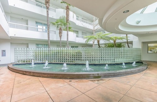 South Beach Apartment | Bay bridge sunrise views - 2 bedroom condo