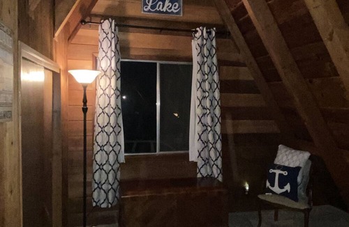Lake Almanor Country Club Cabin | Cozy Family Cabin with Studio! Great Week or Weekend get away!
