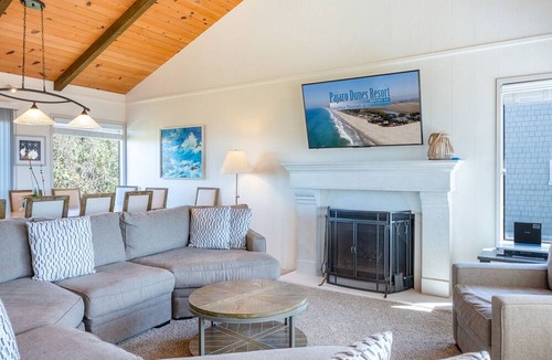 Watsonville House | Family Friendly 4BR Beach Home for 12