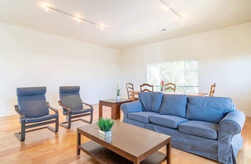 Mission District Condo | 4 Bedroom Modern Flat w/City Views & Huge Deck