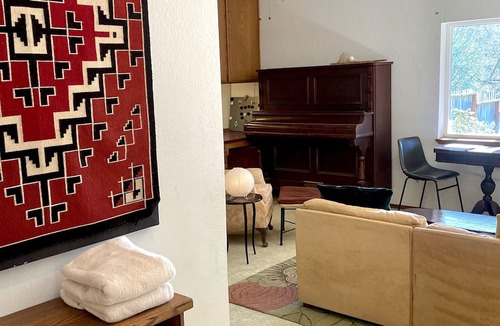 North Lakeport Apartment | Cozy, New, 1 Bedroom Private Apt near Hospital - Pets Negotiable