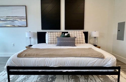 Walnut Creek Apartment | Rooftop Hot Tub in Downtown Walnut Creek