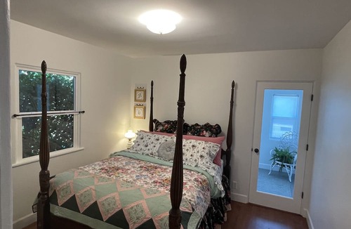Murphys House | Quaint two bedroom residential home with wood stove
