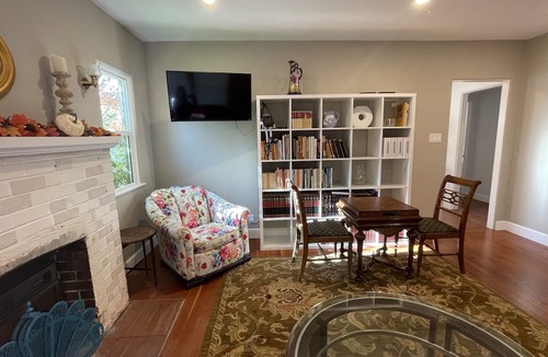 Murphys House | Quaint two bedroom residential home with wood stove