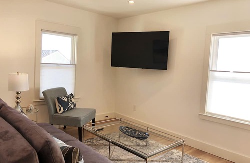 Sausalito Apartment | Newly Renovated 2 BR Apartment in the Heart of Sausalito