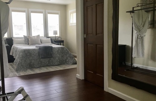 Loomis Cottage | Rancho Paradiso in Loomis is the perfect retreat!