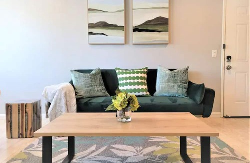 University South Condo | Your Oasis Awaits - Downtown PA Near Stanford 2 bd #657