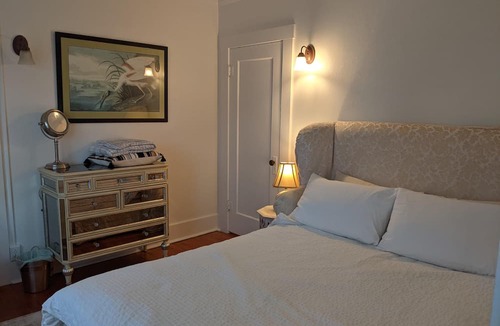 Seabright Apartment | Classic apartment central Santa Cruz