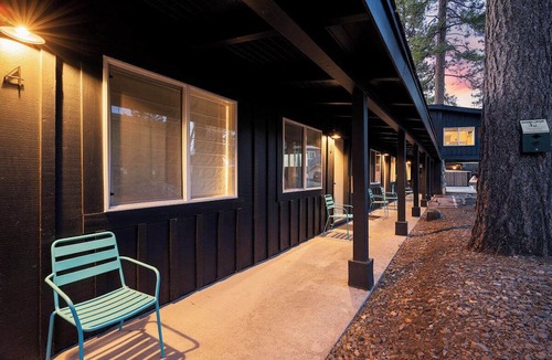 Lakeside Park Apartment | South Lake Chalet #11