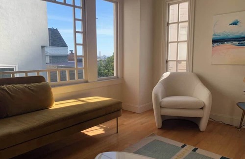 Nob Hill Condo | Gorgeous Apt High Atop Nob Hill