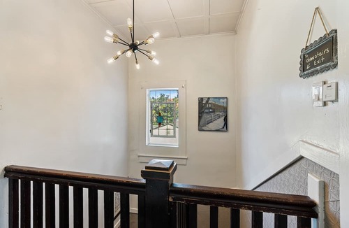 Santa Rosa Apartment | Cannery Loft @ Railroad Square Top Floor Views