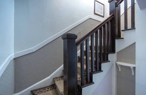 Santa Rosa Apartment | Cannery Loft @ Railroad Square Top Floor Views