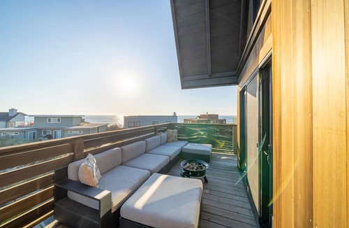 Watsonville House | The Copper Nest beach retreat with stunning views