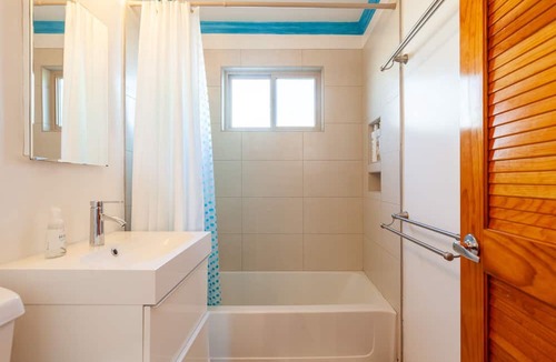 Sharp Park Apartment | Beachfront Ocean Views 20 mins to SF! (Neptune 1)