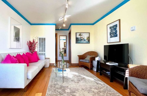 Sharp Park Apartment | Beachfront Ocean Views 20 mins to SF! (Neptune 1)