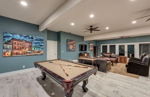 Shingle Springs House | Ultra Exclusive Pool Estate on Swan Lake - Hot Tub & Wine!