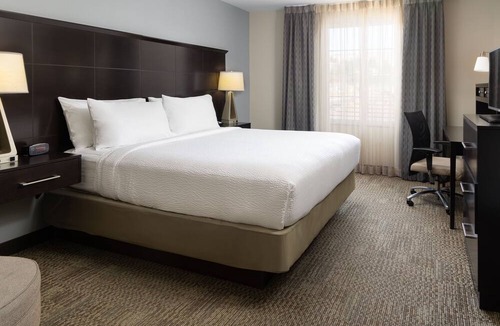 Folsom Apartment | 1-Bedroom King Suite w/Full Kitchen, Folsom