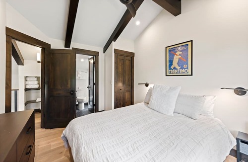 Olympic Valley House | Aspen Heights at Alpine - Luxury 3BR Cabin, Private Hot Tub, Free ski shuttle