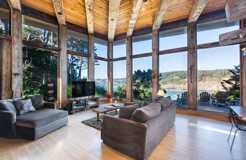 Mendocino House | Chapman Point House - beauty, history and modernity all in one.