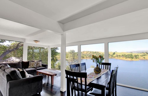 Jamestown House | Tulloch Lake House! Panoramic Views & Private Dock